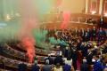 Incendiu si fumigene in Parlamentul Albaniei, pentru a opri 