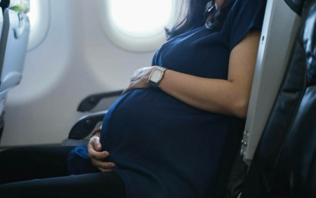 <span style='background:#EDF514'>MARTORII</span> unui moment unic. O femeie a nascut la bordul unui avion care se pregatea de decolare. VIDEO