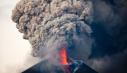 Eruptie vulcanica in <span style='background:#EDF514'>PAPUA NOUA GUINEE</span>