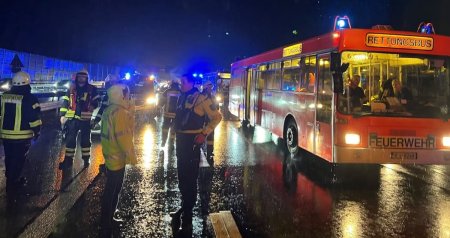 Accident in masa cu 32 de masini, pe o autostrada din Germania. 60 de oameni s-au adapostit in autobuzele pompierilor