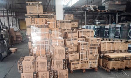 Marfuri susceptibile a fi contrafacute, in valoare de aproape doua milioane de lei, gasite in containere sosite in Portul Constanta