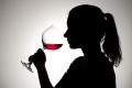 Cercetatorii americani: Am aflat de ce va doare capul dupa ce ati baut vin rosu. 