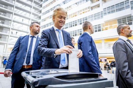 Cutremur politic in Olanda. Liderul de extrema dreapta <span style='background:#EDF514'>GEERT</span> Wilders, castigator in alegerile alegerile parlamentare, arata primele rezultate