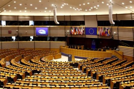 Agentii de presa: 'Parlamentul European a adoptat o serie de propuneri de modificare a tratelor UE'