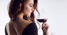 Cercetatorii au descoperit de ce vinul rosu poate da <span style='background:#EDF514'>DURERI DE CAP</span>