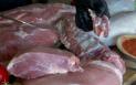 Carne de porc de Craciun. Care este cea mai avantajoasa oferta, kilogramul in viu de la tarani sau produsele din magazine