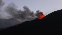 <span style='background:#EDF514'>VULCANUL ETNA</span> din Sicilia a erupt din nou