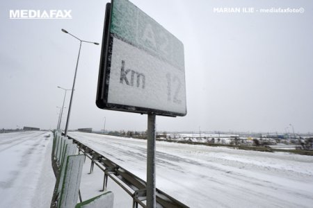Cod rosu in sud-est. A2 si 20 de drumuri nationale inchise din cauza viscolului. Un autocar plin cu ucraineni s-a rasturnat
