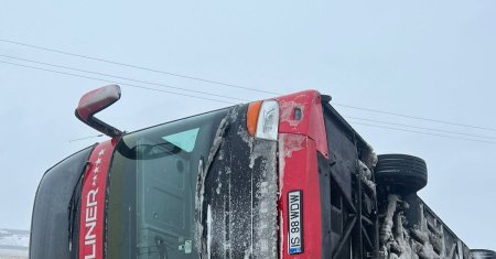 Accident cu multi raniti in Vaslui. Planul rosu a fost activat dupa ce un autocar s-a rasturnat. VIDEO