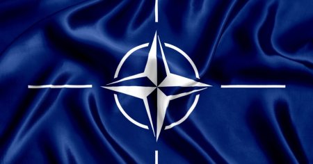 Ministrii de externe din NATO discuta la Bruxelles despre razboiul din Ucraina si tensiunile Serbia-Kosovo