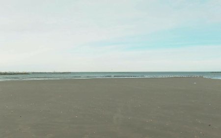 <span style='background:#EDF514'>FENOMEN</span> rar pe litoral, dupa furtuna de la sfarsitul saptamanii. Marea s-a retras, pur si simplu, chiar si cu 100 de metri