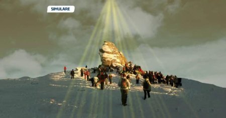 Ziua Sfinxului din Bucegi. Turistii au indurat viscolul pentru a se incarca energetic. Trei oraseni, rataciti si inghetati VIDEO