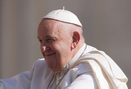 Papa Francisc a anuntat ca sufera de bronsita acuta si infectioasa: Doctorul nu m-a lasat sa merg in Dubai. Rugati-va pentru mine