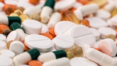 Program farmacia Dr. Max 1 decembrie 2023. <span style='background:#EDF514'>ORARUL</span> farmaciilor de Ziua Nationala