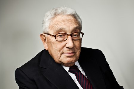 <span style='background:#EDF514'>HENRY</span> Kissinger: 10 Mosteniri Remarcabile pentru Lume