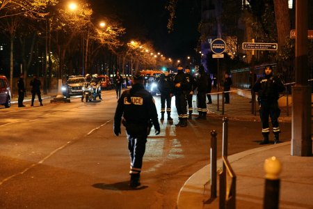 Un german injunghiat mortal si alte 2 persoane ranite dupa ce au fost lovite cu ciocanul, intr-un atac pe strazile din Paris. Suspectul, sustinator ISIS, a fost retinut