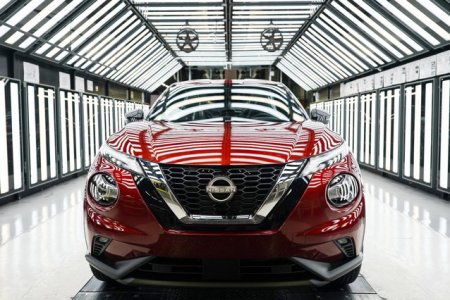 Nissan va investi 2,5 md. de dolari pentru a construi inca doua vehicule electrice in Marea Britanie