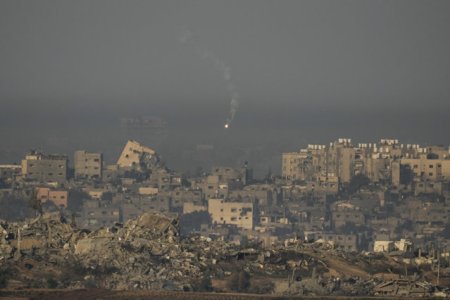 Armata israeliana a distrus sute de puturi care duc la tunelurile Hamas
