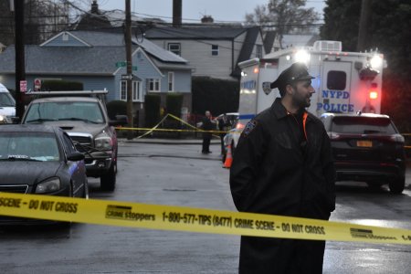 Atac cu cutitul intr-o familie din New York: Patru oameni, dintre care doi copii, morti dupa ce au fost injunghiati de o ruda