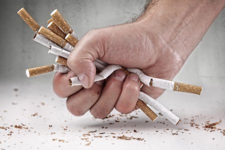 EuReporter: Viata fumatorilor este in pericol cand li se refuza alternative la fumat