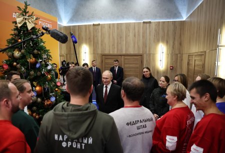 Vladimir Putin a refuzat sa apese asa-zisul „buton nuclear” la expozitia care lauda realizarile economiei ruse. VIDEO
