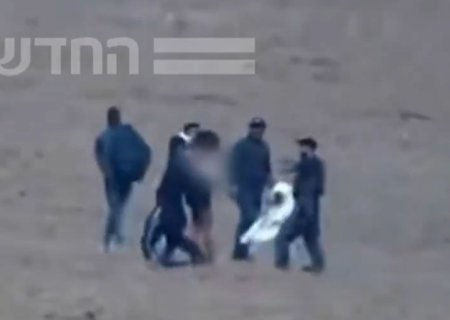 O israelianca se lupta cu sapte militanti Hamas, incercand sa scape din mainile lor, in timp ce este tarata in Gaza pe 7 octombrie. VIDEO