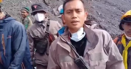 Cine era ultima excursionista disparuta dupa eruptia vulcanului indonezian Marapi. A fost gasita moarta VIDEO