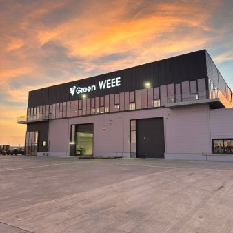 GreenWeee, companie care se ocupa cu reciclarea electrocasnicelor, a finalizat a treia fabrica de reciclare a acestor tipuri de deseuri, localizata pe platforma industriala Frasinu din Buzau, dupa o investitie de 75 de milioane de lei