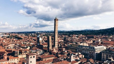 Repararea turnului inclinat din Bologna va dura cel putin 10 ani -  primar