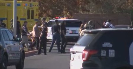 Cel putin trei persoane au fost ucise intr-un atac armat petrecut la o universitate din Las Vegas.