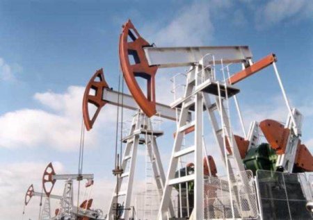 Reuters: Preturile petrolului au scazut cu 4%
