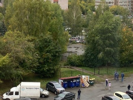 Impuscaturi la scoala din Rusia: doi morti si patru raniti