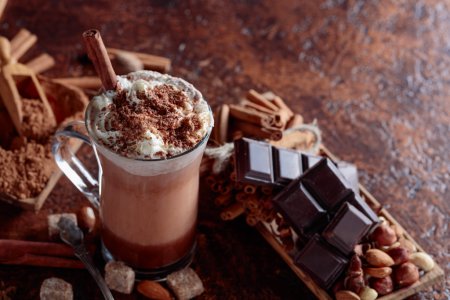 Ciocolata calda – cum a aparut bautura calda. Retete de ciocolata calda