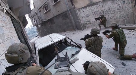 Lupte crancene pe strazile din orasul Jabalia din Fasia Gaza. Momentul cand trupele israeliene conduc un asalt asupra unor militanti Hamas inarmati | VIDEO