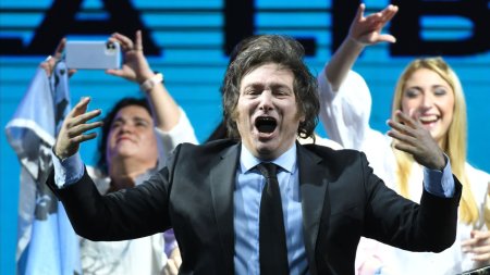 Libertarianul Javier Milei este investit duminica in functia de presedinte al Argentinei