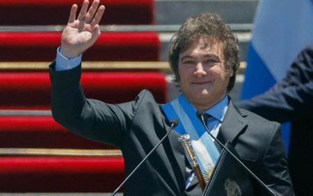 Javier Milei a depus <span style='background:#EDF514'>JURAMANT</span>ul in calitate de presedinte al Argentinei anuntand populatia ca urmeaza vremuri foarte grele
