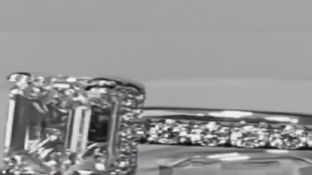 O <span style='background:#EDF514'>TURISTA</span> si-a pierdut inelul de aproape un milion de euro, in hotelul Ritz din Paris. Bijuteria a fost gasita intr-un loc neasteptat, dupa ce femeia a parasit Franta
