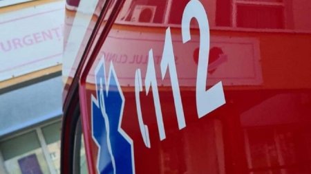 Accident cu 7 victime dupa o coliziune intre un microbuz de transport persoane si un autoturism