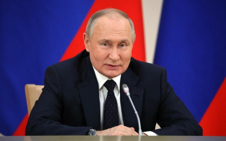 Sesiune de <span style='background:#EDF514'>INTREBARI SI RASPUNSURI</span> cu Vladimir Putin: Rusia este increzatoare sa mearga inainte