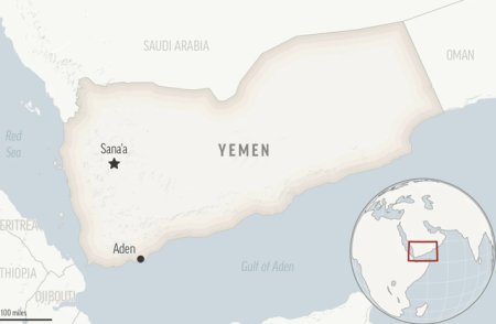 O nava de trasport a fost lovita de un proiectil lansat rebelilor houthi din Yemen, sustinuti de Iran / Situatia escadaleaza in zona Marii Rosii