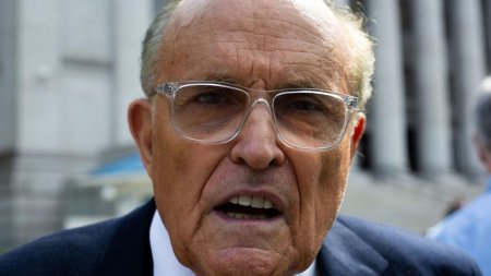 Bun de plata: Rudy Giuliani, condamnat sa plateasca 148 de milioane de dolari pentru defaimarea a doi agenti electorali