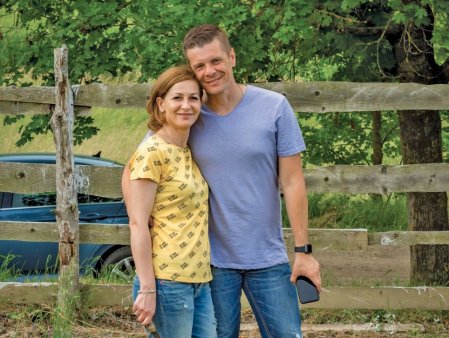 Povestea familiei care a renuntat la munca pentru marile <span style='background:#EDF514'>CORPORATII</span> din Romania si a decis sa isi deschida o afacere. Ce a ajuns sa faca acum
