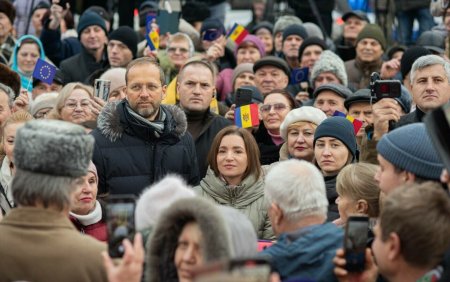 Deschiderea negocierilor de aderare a Republicii Moldova la UE, sarbatorita cu fast. <span style='background:#EDF514'>MOLDOVENII</span> au strigat Traiasca Romania