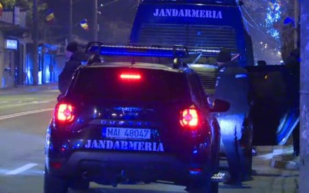Masina a Jandarmeriei, implicata intr-un accident in Bucuresti. Cine ar fi soferul vinovat
