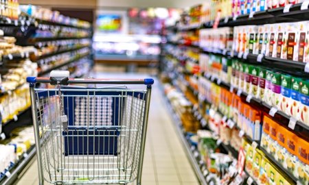 Carrefour vrea sa cumpere supermarketurile din Franta ale rivalului Casino