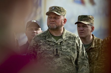 Comandantul armatei ucrainene il critica dur pe Zelenski, pentru demiterea sefilor centrelor de recrutare militara: „Acestia erau profesionisti”
