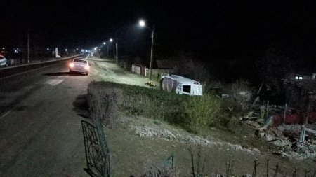 Accident mortal pe DN 64, in Ionesti. Un barbat de 45 de ani a murit, iar un copil de 14 ani si un alt barbat de 48 de ani au ajuns la spital