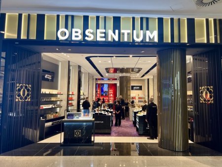 Brandul de parfumerii Obsentum a deschis primul magazin din nord-estul Romaniei la Iasi, in <span style='background:#EDF514'>CENTRUL COMERCIAL</span> Palas, si a ajuns la o retea de noua parfumerii de nisa pe piata locala