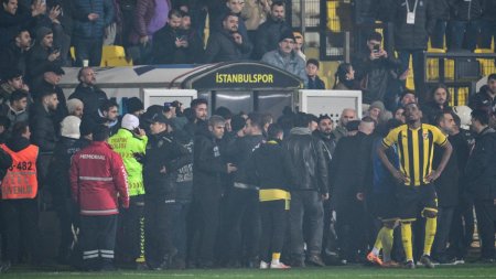 <span style='background:#EDF514'>SCANDAL MONSTRU</span> in fotbalul din Turcia: sportivii de la Istanbulspor au iesit de pe teren in semn de protest fata de o decizie a arbitrului