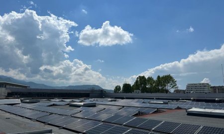 Auchan instaleaza panouri fotovoltaice pe hipermarketuri